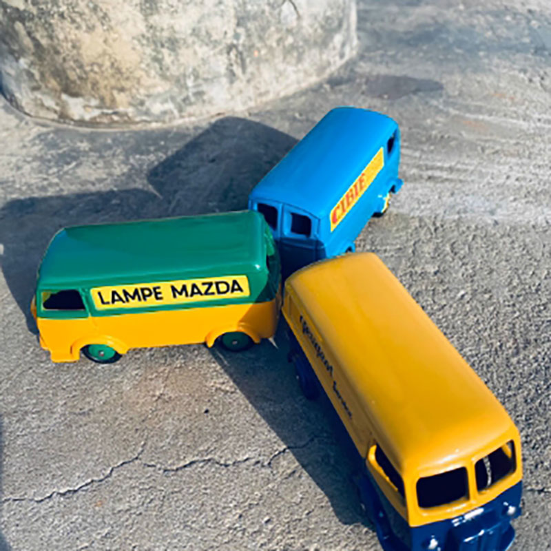 1:64 Scale Dinky Toys Alloy 25 - Party Games Bus 评论和价格